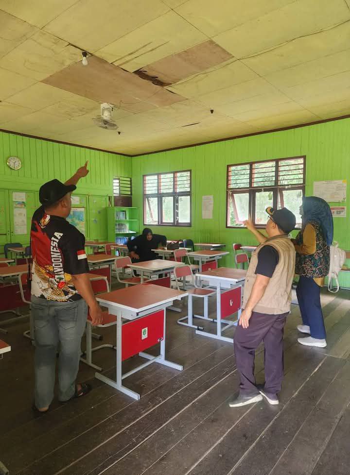 Sopan Sopian Prihatin dengan Kondisi SMPN 4 Muara Muntai