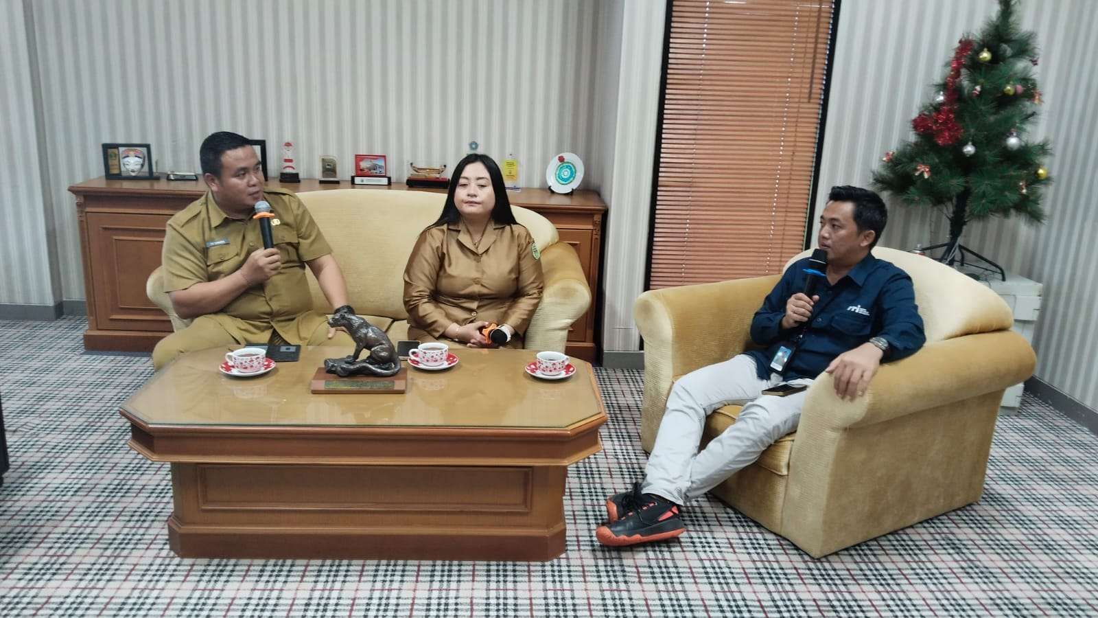 Festival Dahau 2025, rekor MURI, Taman Budaya Sendawar, penari kolosal, Kutai Barat