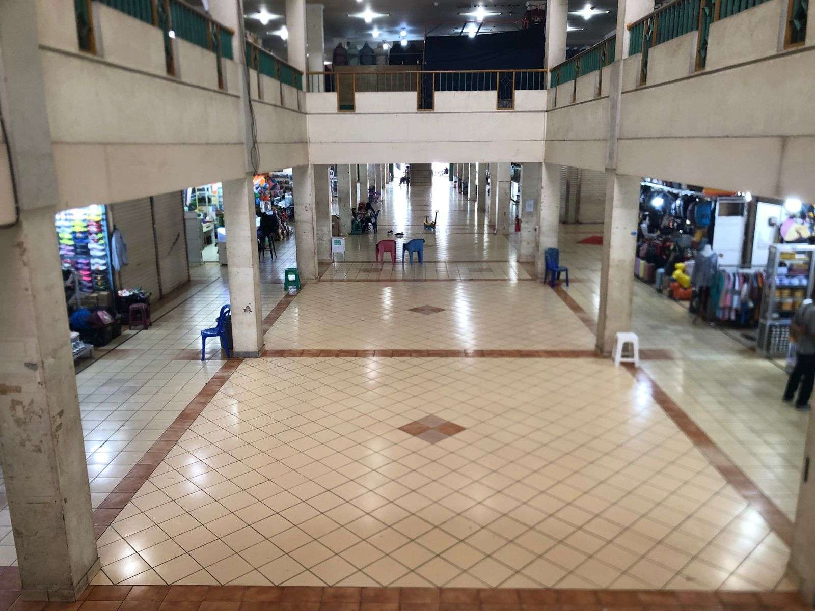 Setelah Relokasi, Lantai Dasar Kandilo Plaza Terlihat Lengang dan Tertata