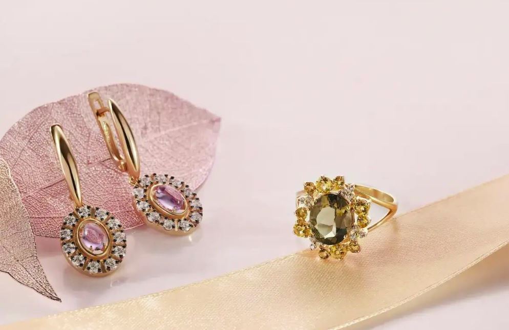 Harga Emas Perhiasan Naik Ikuti Perkembangan Pasar