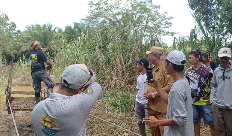 Warga Santan Ulu Andalkan 11 Kereta Gantung Buatan Melintasi Kebun Sawit dan Sungai Habitat Buaya