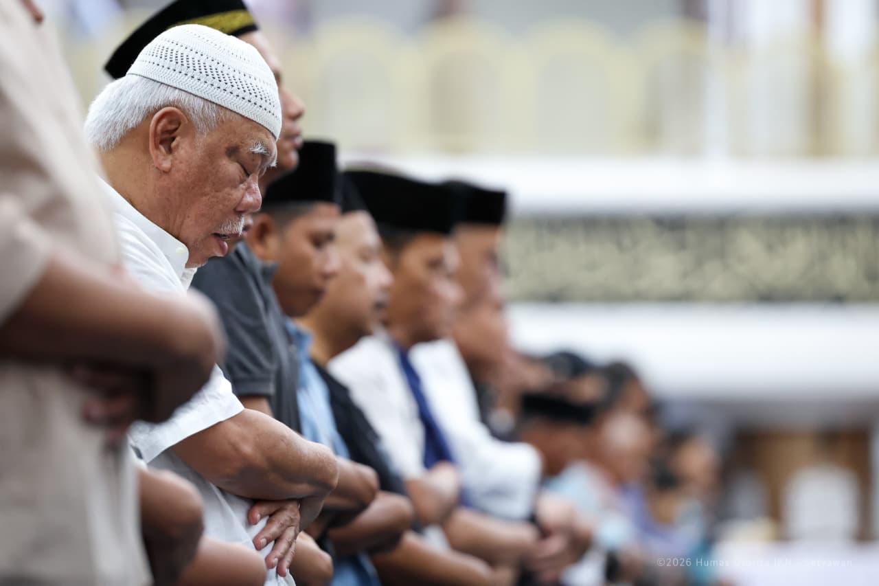 Ribuan Jemaah Ikuti Tarawih Perdana di Masjid Negara IKN
