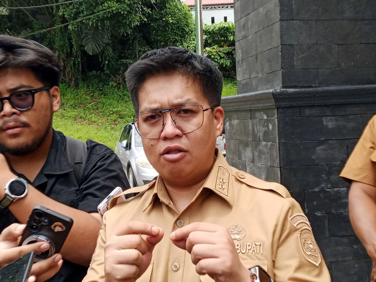 ‎Wabup Kukar Geram Ada Oknum Jual Beli Kios di TAS ‎