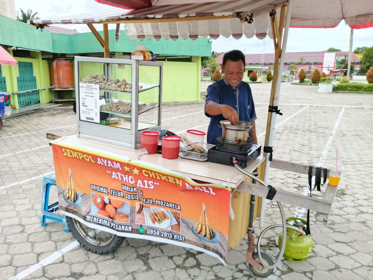 Mantan Teknisi Listrik Geluti Bisnis Jualan Sempol Ayam