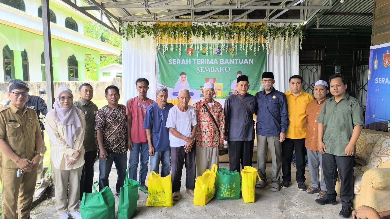 1.500 Paket Sembako Dibagikan kepada Warga Kukar