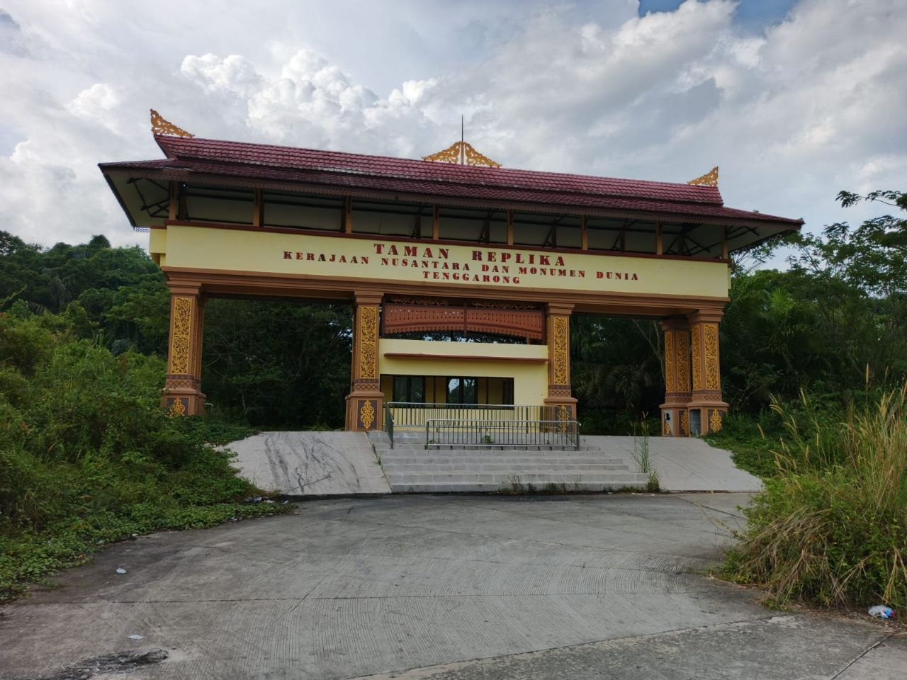 Dibangun dengan Uang Rp20 Miliar, Objek Wisata Ini Telantar hingga Besi Pagar Dicuri Maling
