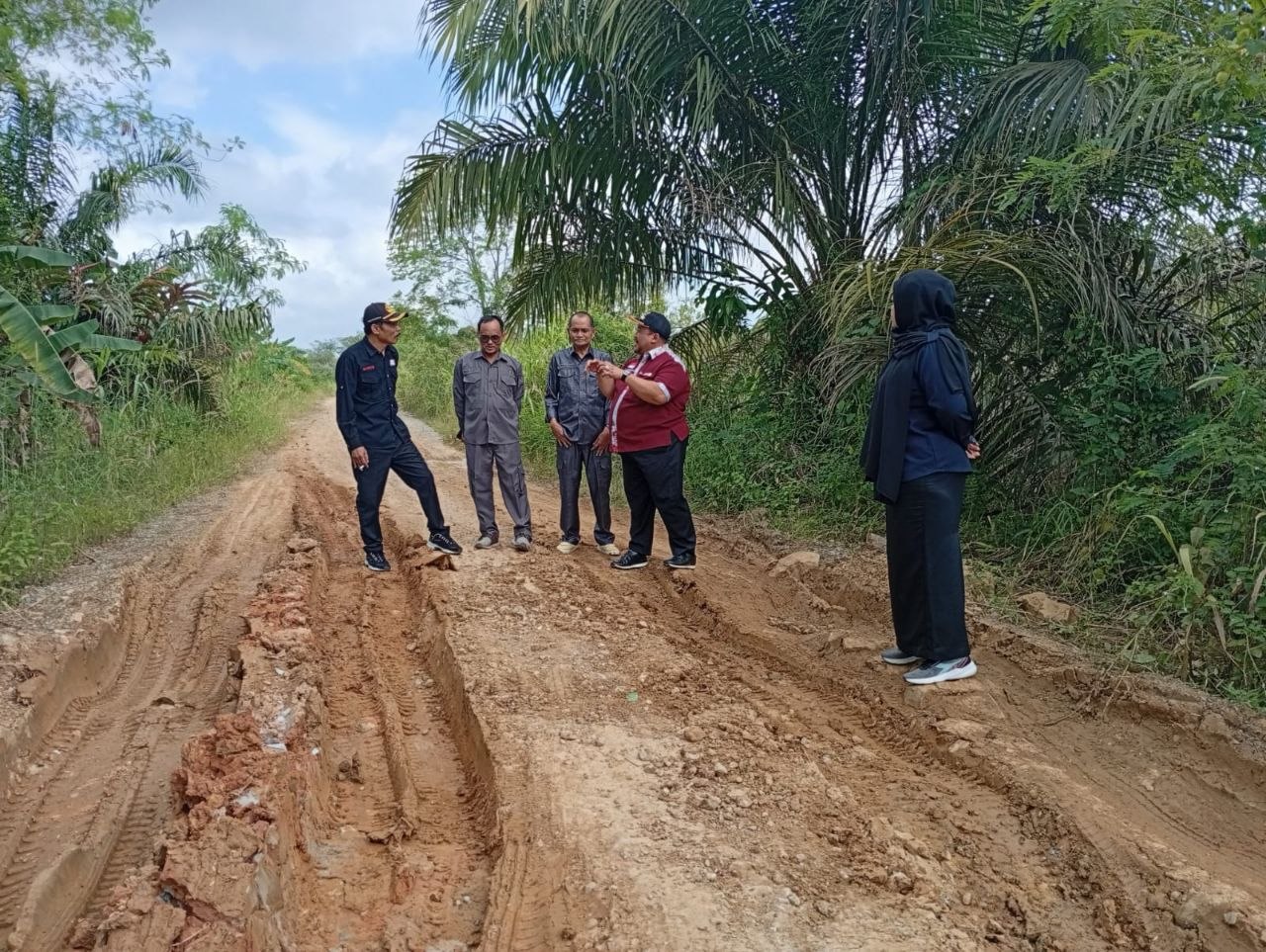 Jalan Lima Desa di Muara Kaman Tak Pernah Dianggarkan, Kamarur Zaman: Tak Usah Lagi Gelar Musrenbang Kecamatan