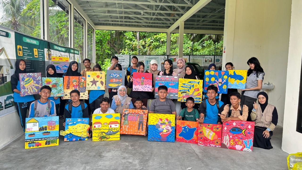 "Jika Laut Derawan Bisa Berbicara", Siswa Tuangkan Pesan Peduli Lingkungan Lewat Lukisan