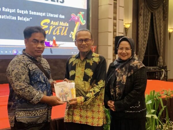 Menjaga Warisan Lewat Kata: Kiprah Surya Darma Guru Bahasa Inggris SMAN 4 Berau Dalam Pelestarian Bahasa Daerah