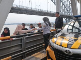 Ditemukan Barang dan Surat Berisi Pesan Mengharukan di Jembatan Mahakam, Polisi Telusuri Dugaan Orang Bunuh Diri