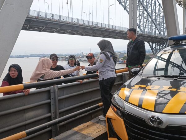 Ditemukan Barang dan Surat Berisi Pesan Mengharukan di Jembatan Mahakam, Polisi Telusuri Dugaan Orang Bunuh Diri