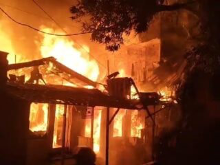 Kebakaran di Dahor, 3 Rumah Ludes Terbakar