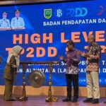 Serahkan SPPT PBB-P2 2026, Bupati Berau Ingatkan Pentingnya Kesadaran Pajak