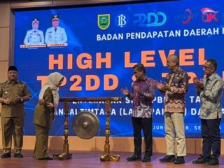 Serahkan SPPT PBB-P2 2026, Bupati Berau Ingatkan Pentingnya Kesadaran Pajak