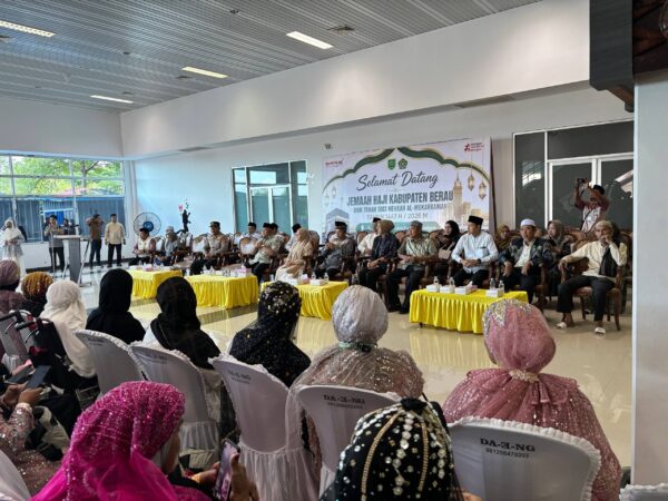 Bupati dan Wabup Sambut 212 Jemaah Haji Kabupaten Berau