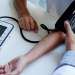 7 Cara Efektif Mengontrol Tekanan Darah Tinggi Secara Alami, Tidak Selalu Harus Bergantung pada Obat