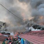 Puluhan Kios di Kawasan Pasar Sepinggan Terbakar
