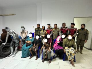 Tak Kapok Berulang Kali Terjaring, "Manusia Silver" dan Badut Kembali Ditertibkan Satpol PP Samarinda