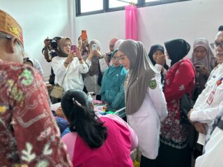 Tinjau Layanan KB di Puskesmas, Bupati: Peran Ayah Penting Wujudkan Keluarga Berkualitas
