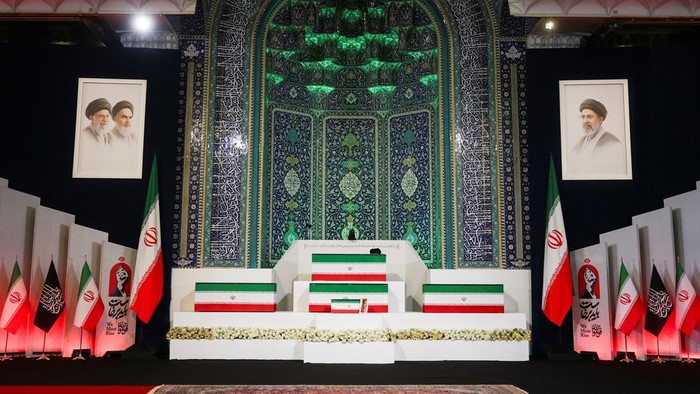 Ketegangan Mereda, Saudi-Qatar Kirim Delegasi Hadiri Pemakaman Khamenei di Iran