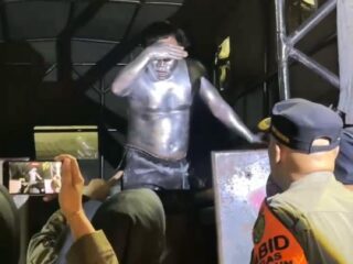 Dikejar Petugas, "Manusia Silver" Terjun ke Sungai Mahakam, Anjal dan Gepeng Tak Pernah Jera Dirazia