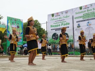 Lewat Pendampingan PT Berau Coal, Kampung Inaran Sukses Deklarasikan STBM Pertama di Berau