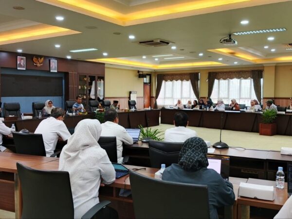 Diminta Kembalikan Dana Insentif, Tangis Guru Swasta Pecah di Ruang Rapat DPRD