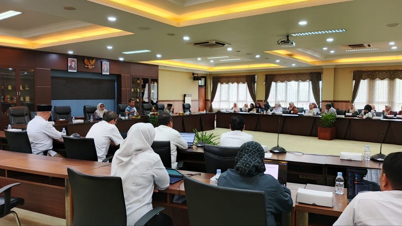 Diminta Kembalikan Dana Insentif, Tangis Guru Swasta Pecah di Ruang Rapat DPRD