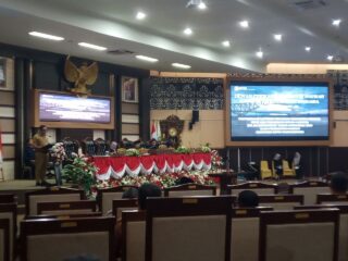 Walk Out, Fraksi PDIP Tinggalkan Paripurna dan Pemaparan Bupati Aulia