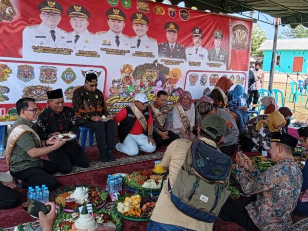 ‎Loa Kulu Gelar Festival 1.000 Tumpeng, Simbol Persatuan Kebudayaan