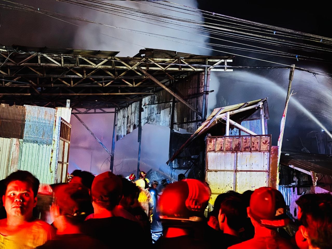 Gudang Rongsokan di Damanhuri Terbakar, Satu Truk Ikut Ludes Dilahap Api