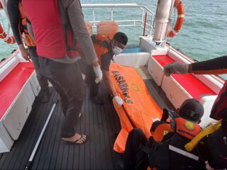 Basarnas Temukan Jasad Penumpang KM Bukit Siguntang di Perairan Balikpapan