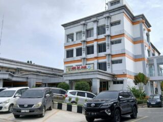 Dokter RSUD IA Moeis Samarinda Ikut Komentar Tak Pantas di Unggahan Pasien BPJS, Langsung Kena Sanksi