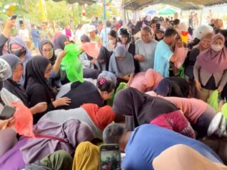 Warga Gunung Tabur Serbu Pasar Ikan Murah, Pemkab Berau Sediakan Dua Ton Ikan