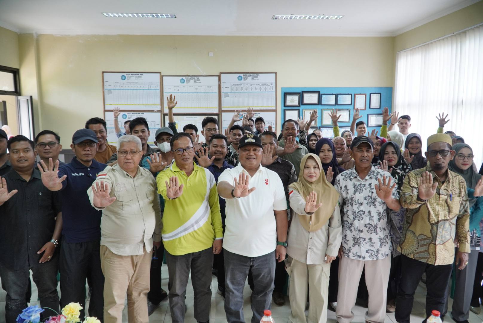 Aparatur Kampung Pulau Derawan Jalani Tes Urine