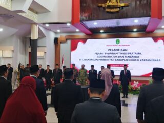 Bupati Kukar Lantik Sejumlah Pejabat, Camat Anggana Jadi Kepala Badan Kepegawaian