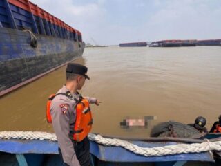 Jasad Pria Tanpa Identitas Ditemukan Mengapung di Sungai Lais Samarinda