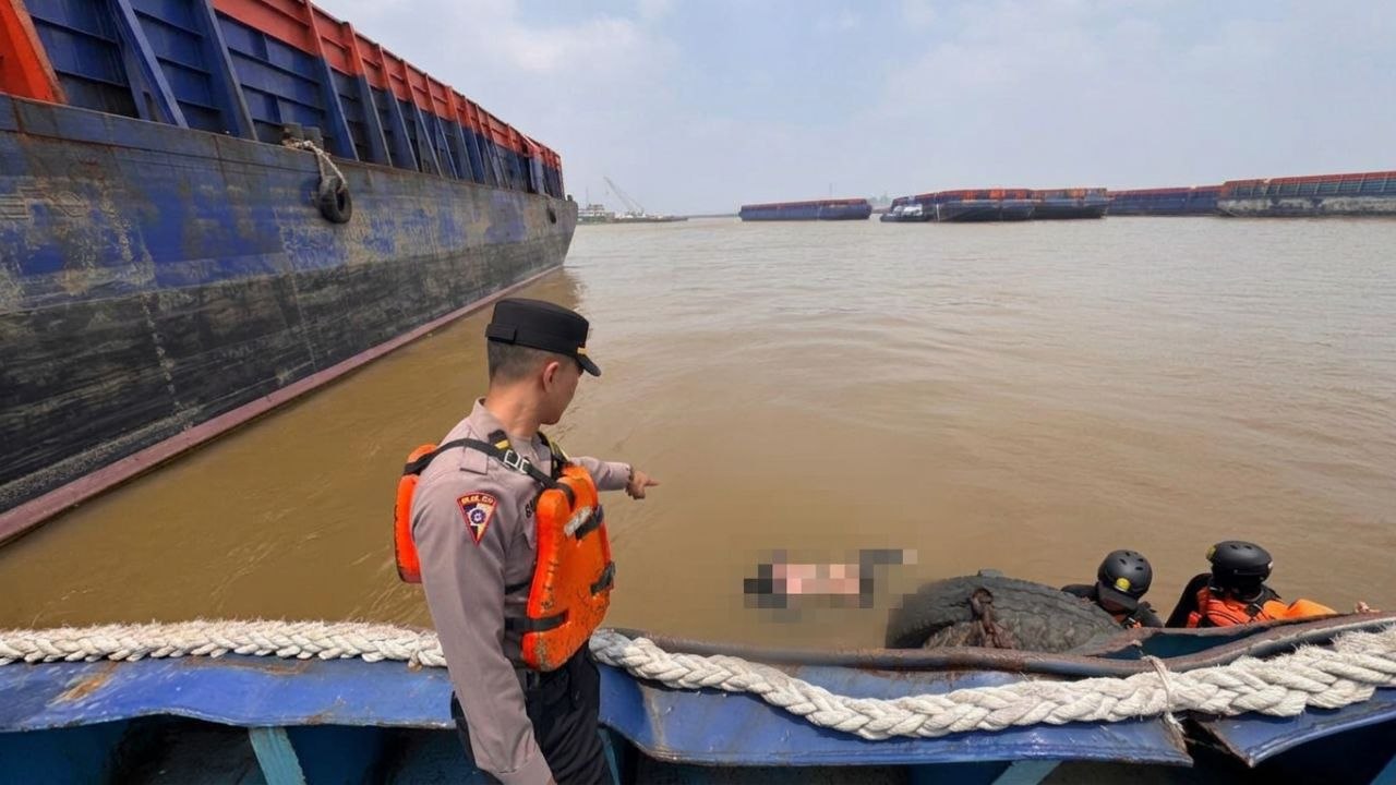 Jasad Pria Tanpa Identitas Ditemukan Mengapung di Sungai Lais Samarinda