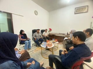 Perkuat Sinergi, Bawaslu Samarinda Kunjungi Redaksi Headlinekaltim.co