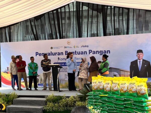 Sebanyak 1.491 Warga Loa Bakung Terima Bantuan Pangan untuk Alokasi Juli-September