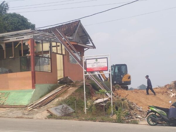 Bangunan Liar Berusia 21 Tahun Akhirnya Dibongkar di Kelurahan Baru