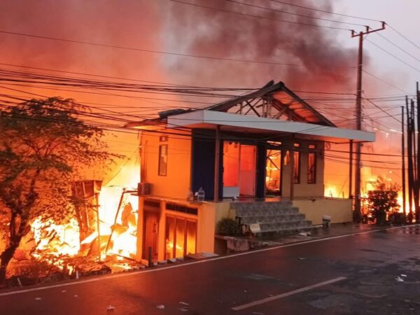 75 Rumah Ludes di Kawasan Pemukiman Padat Kota Tenggarong