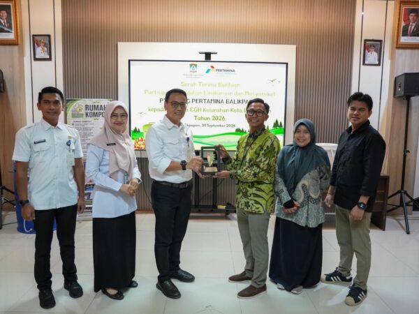 Dukung Pengurangan Sampah, KPB Serahkan 20 Komposter ke Kelurahan Peserta CGH