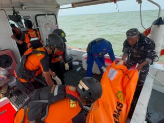 Nelayan yang Hilang Usai Kapal Terbalik di Perairan Muara Kembang Kukar Ditemukan Meninggal