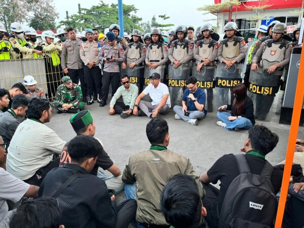 HMI Samarinda Gelar Aksi Jilid II di Fuel Terminal, Tagih Transparansi Data Distribusi BBM