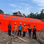 BPBD Berau Dirikan Tenda untuk Teknisi PLN yang Bertugas Pulihkan Jaringan Listrik