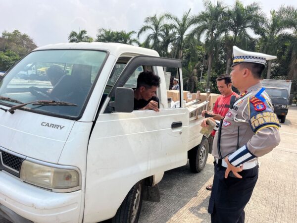 25 Kendaraan di Ring Road 2 Samarinda Belum Kantongi KIR, Ditemukan Juga Truk Overloading